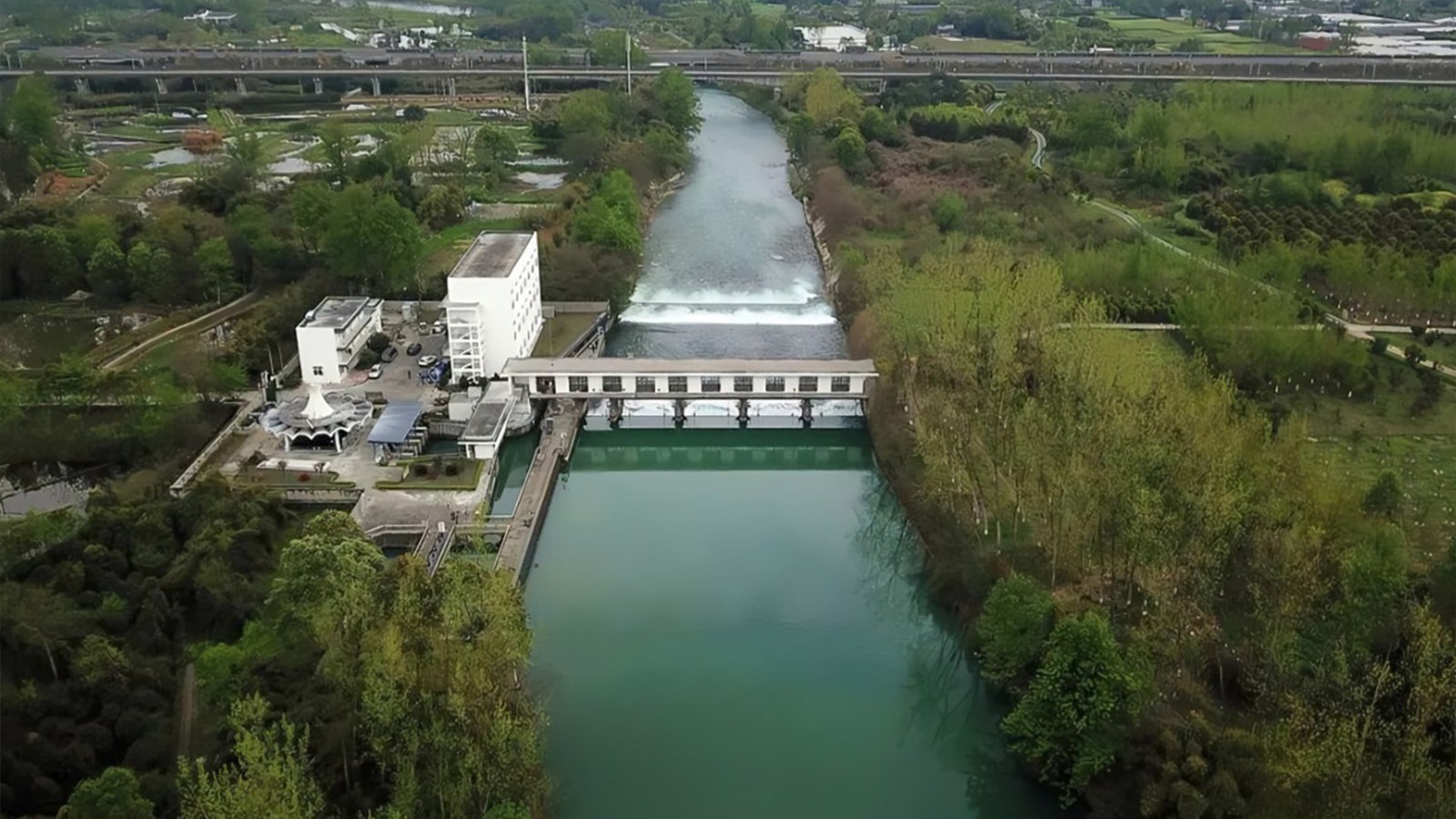 多功能水泵控制閥：集閘閥、逆止閥與水錘消除器于一體的創(chuàng)新閥門